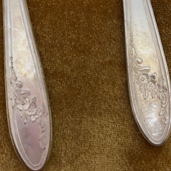 Vintage ONEIDA Tudor Antique US Silver-PlatedSpoon - Picture 3 of 6